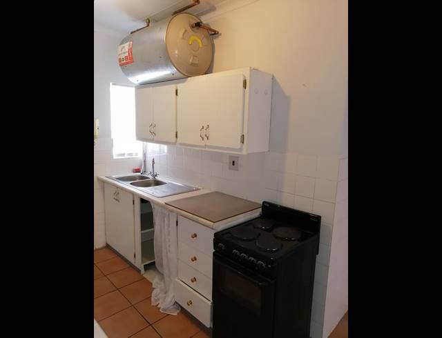 1 BEDROOM PROPERTY TO RENT IN DIE BULT